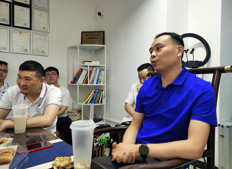 10月前行不止，11月勇攀高峰