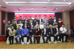 <font color='red'><font color='red'>共慶</font>吉年，<font color='red'>共揚(yáng)</font><font color='red'>風(fēng)帆</font>|</font> <font color='red'><font color='red'>斯必</font></font>